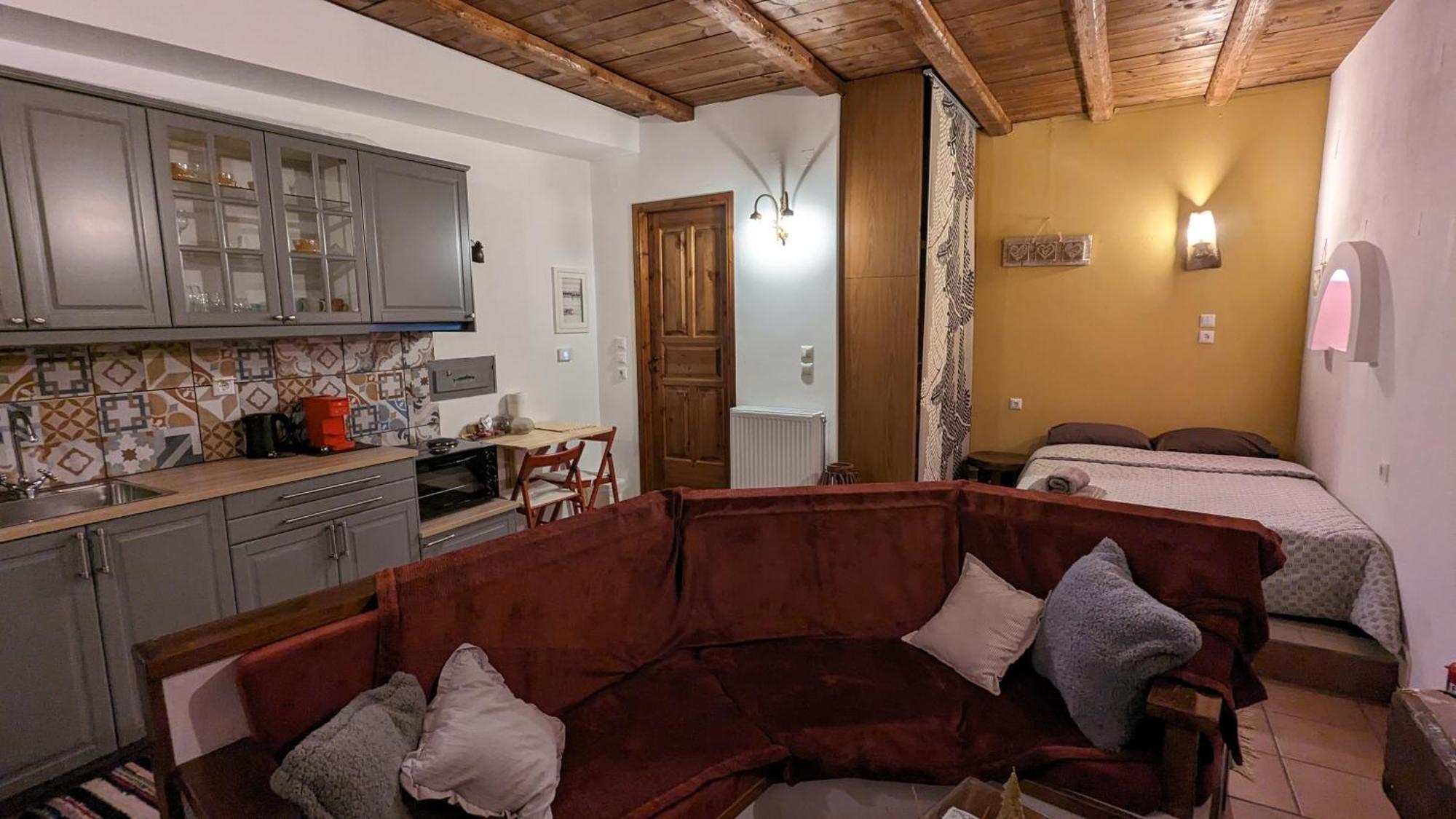 Diminio 3 At Livadi